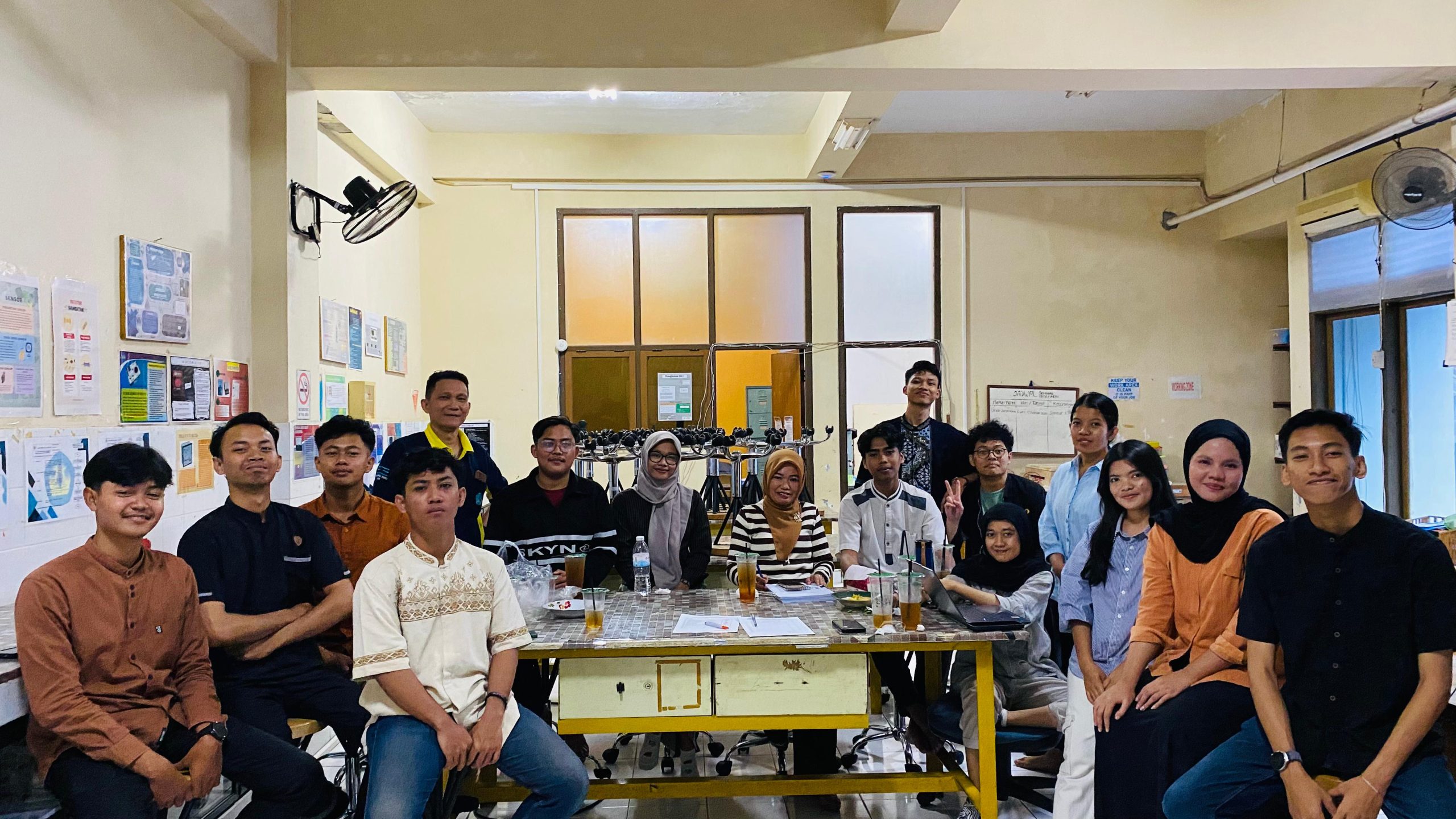 Selamat Datang Kembali di Semester Ganjil 2025/2026! Laboratorium Pengukuran Besaran Listrik Siap Beraksi!